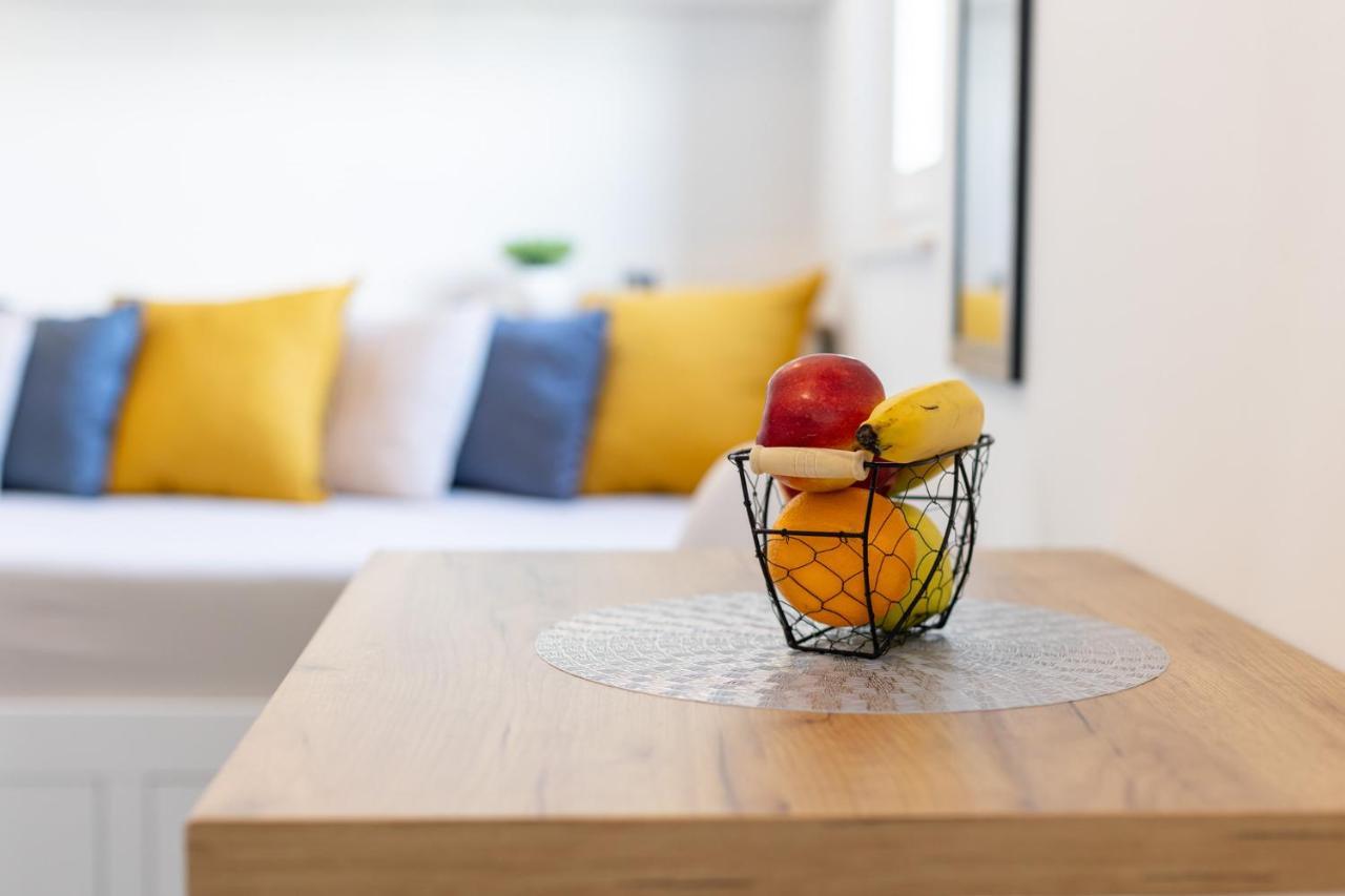 Leilighet New For 2, Free Private Garage Spot, Wi-fi, 200 M From Mall Of Split