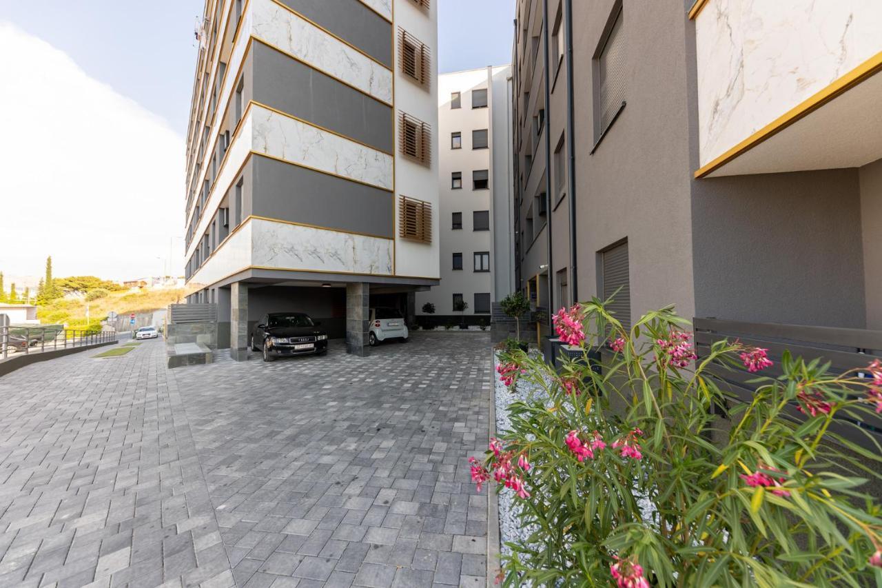 New For 2, Free Private Garage Spot, Wi-fi, 200 M From Mall Of * Split