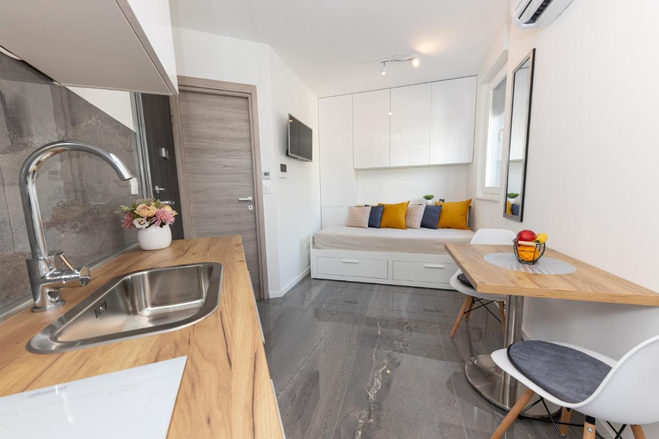 New For 2, Free Private Garage Spot, Wi-fi, 200 M From Mall Of *